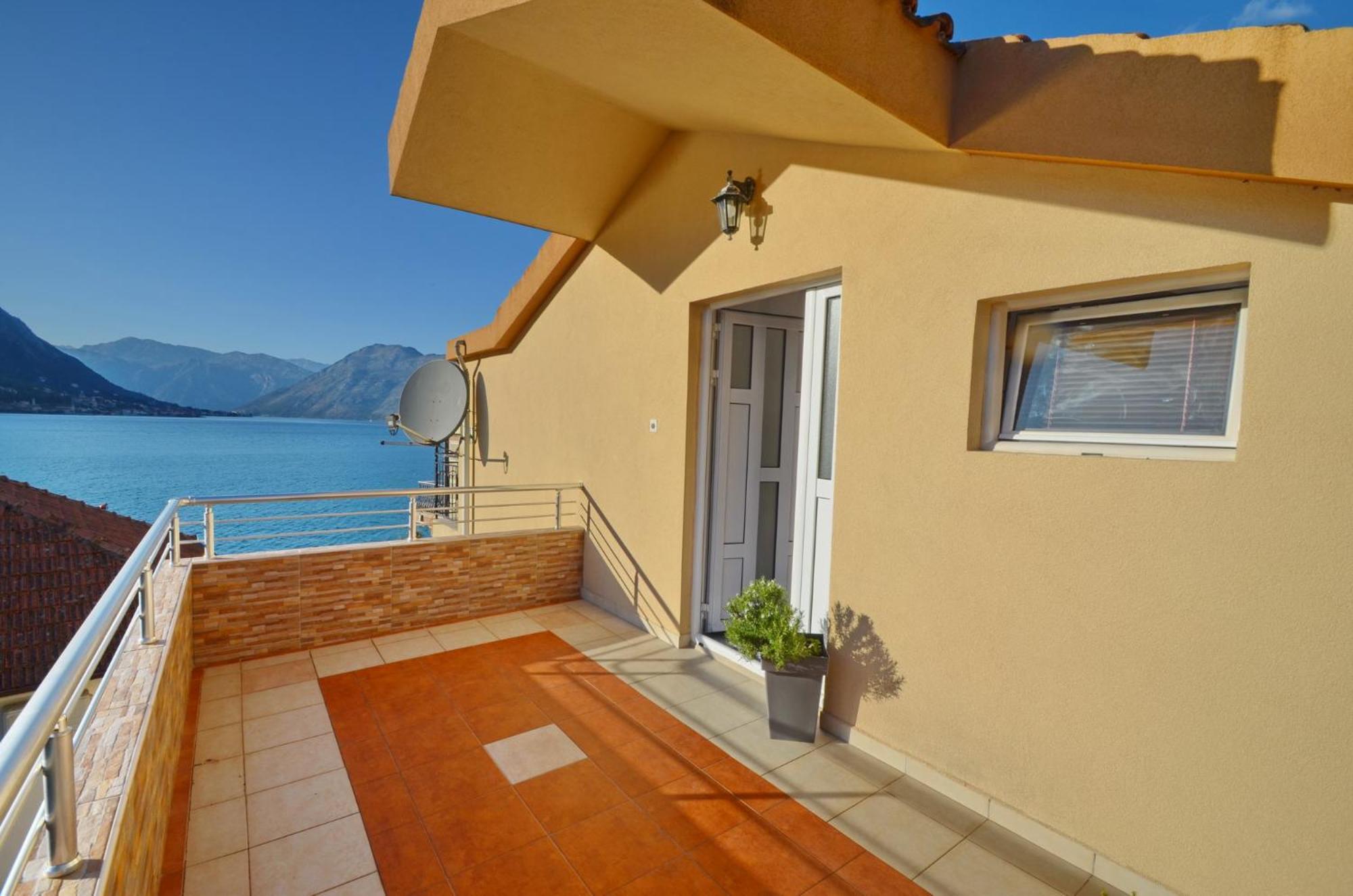 Apartment The Sea Coast Kotor Extérieur photo